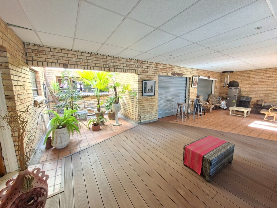 5 Bedroom Property for Sale in Baysvalley Free State